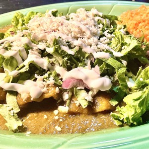 Enchiladas verdes or rojas